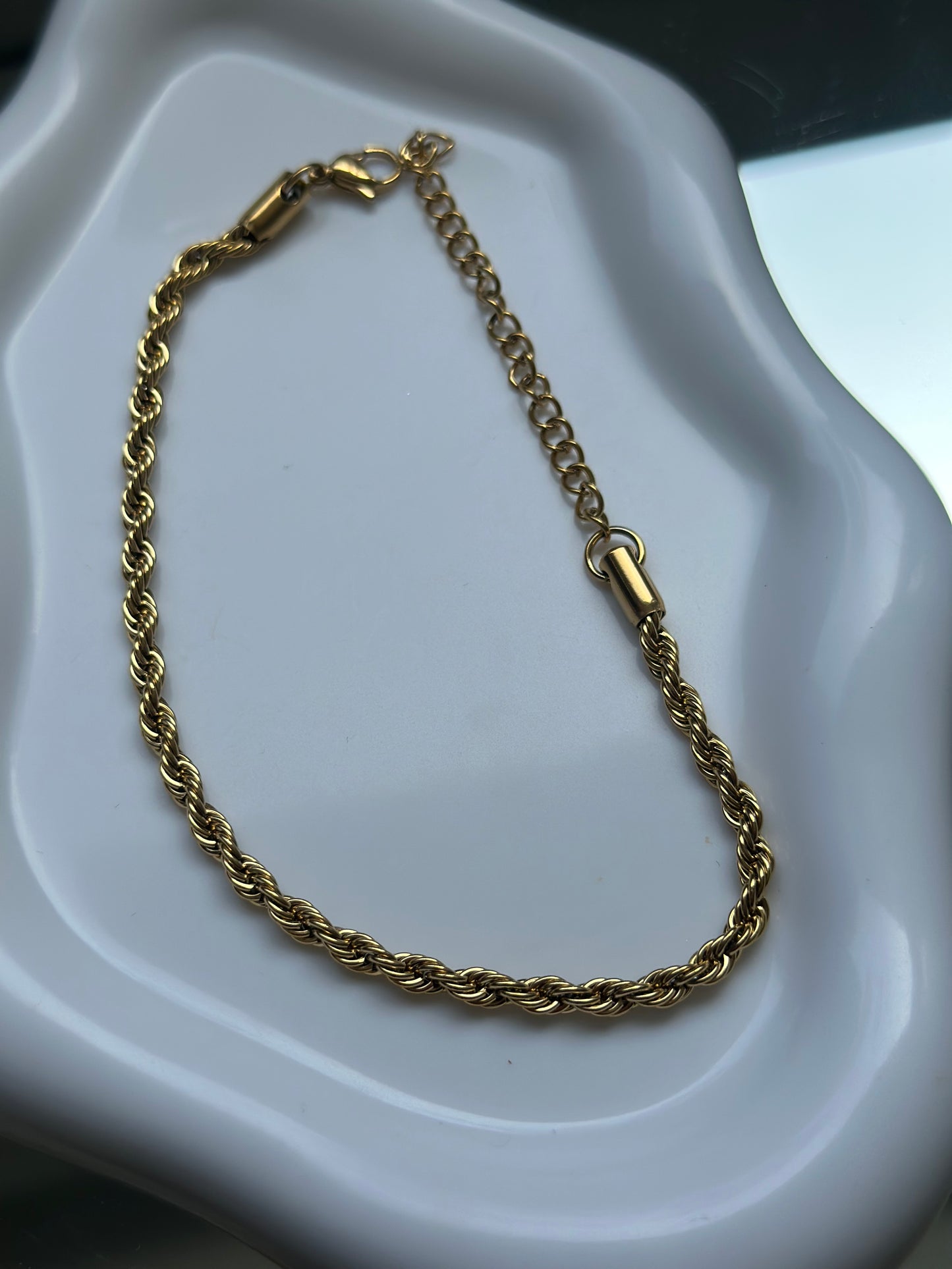 Twisted Chain