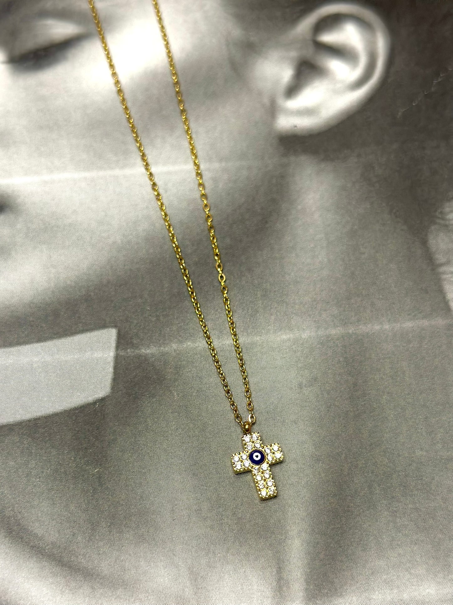Eye Cross