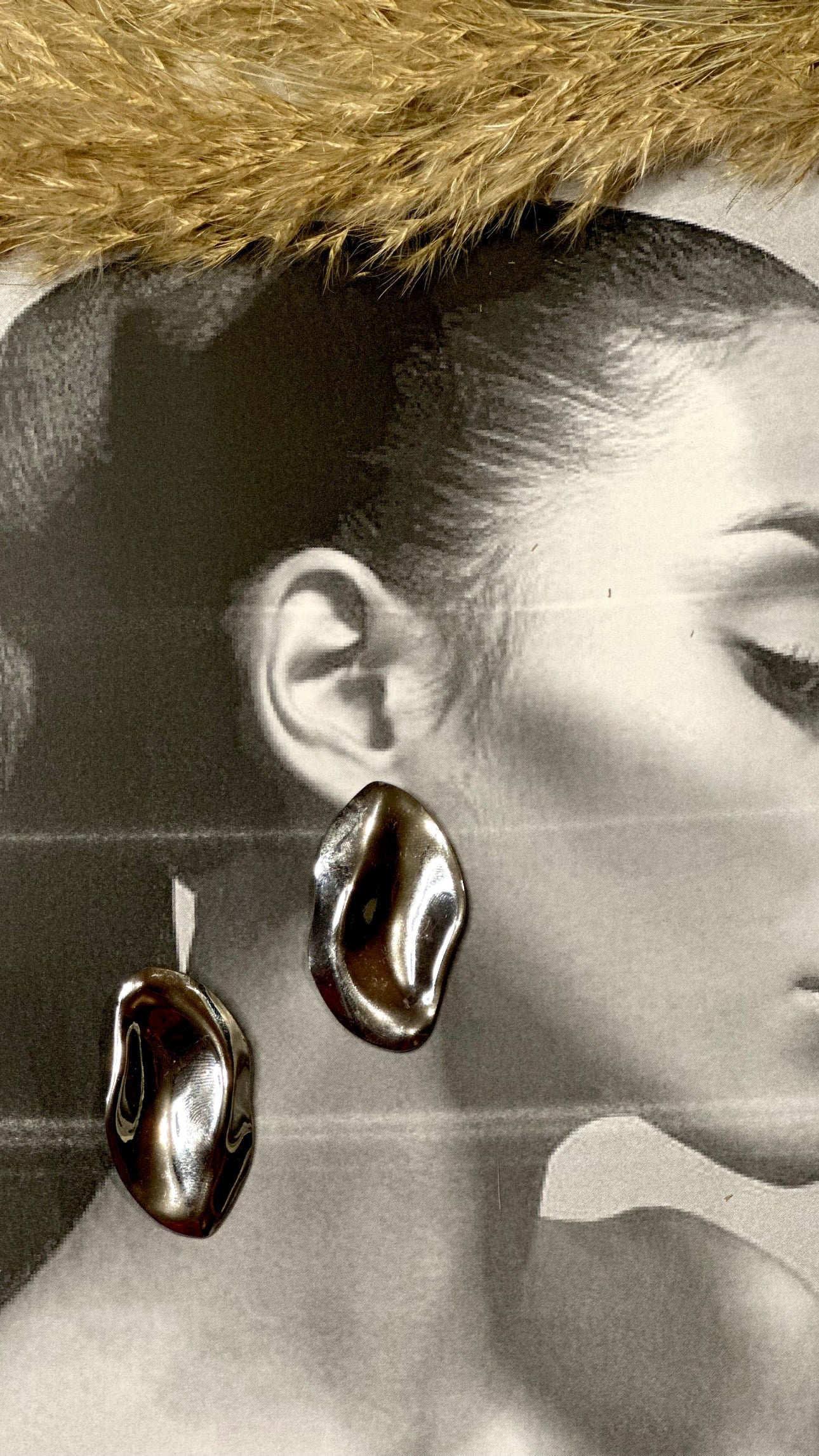 Daphne Earrings.
