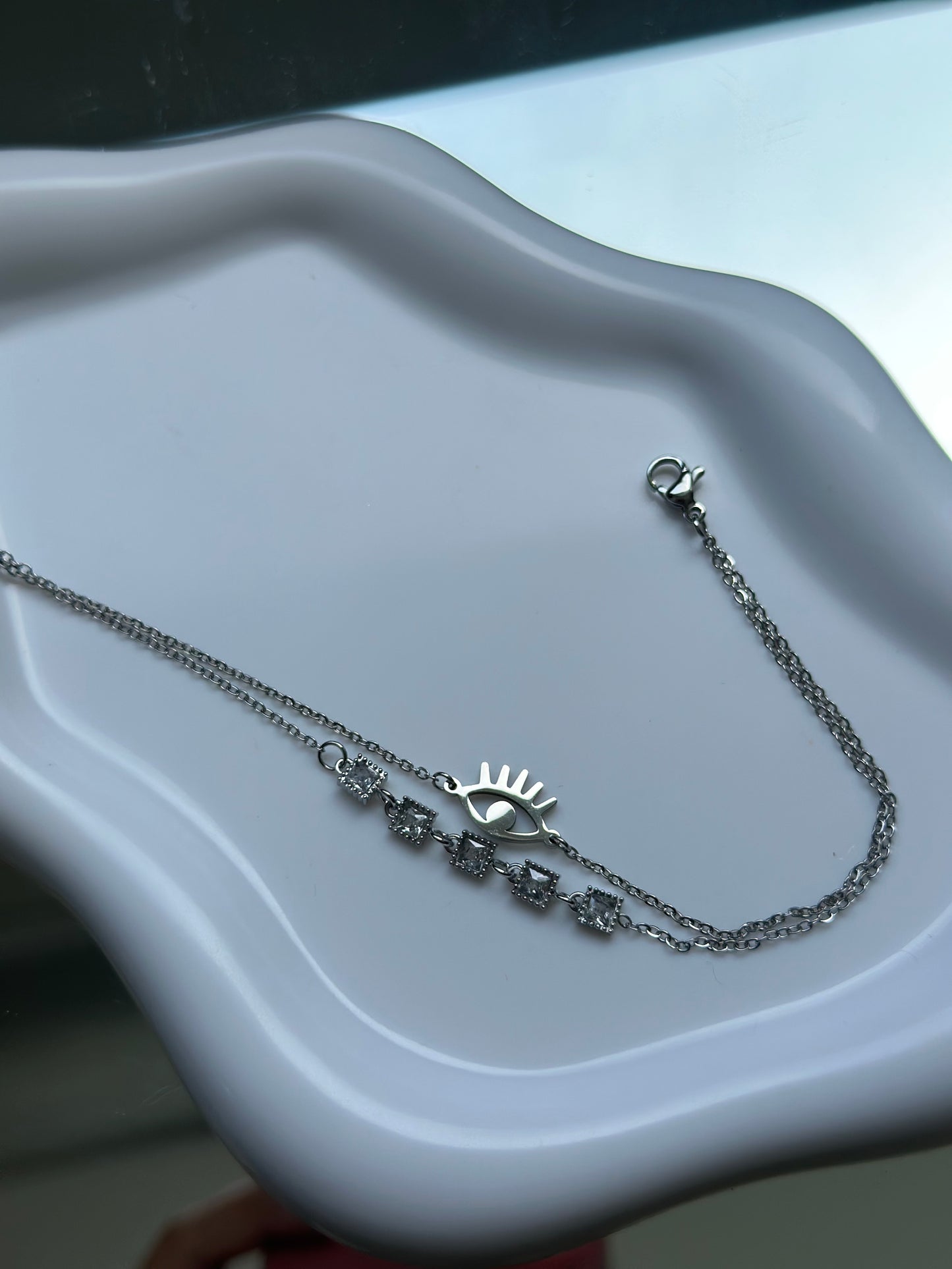 “Eye” Chain