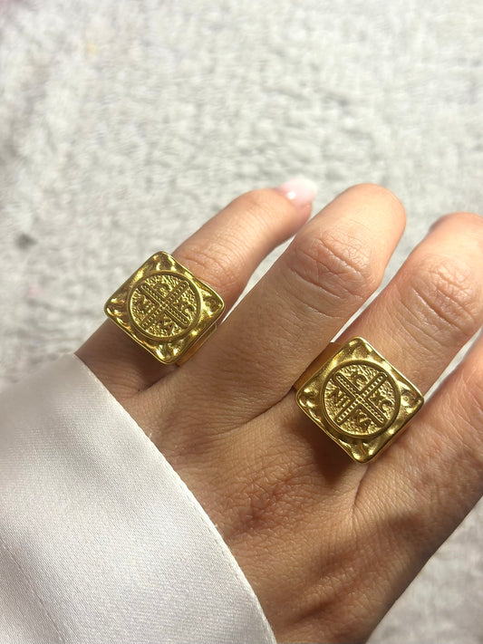 Constantinato Ring