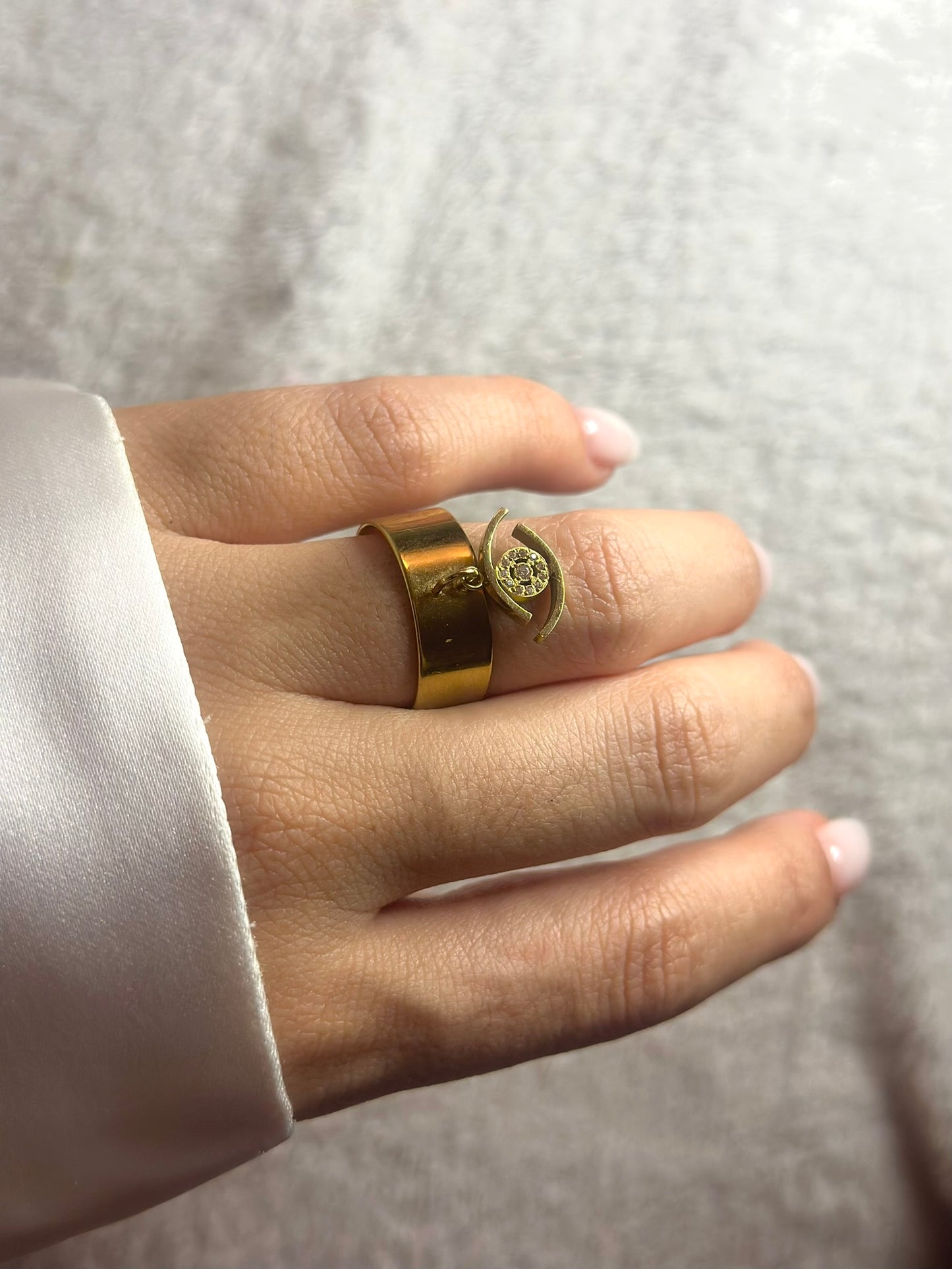 Eye Ring