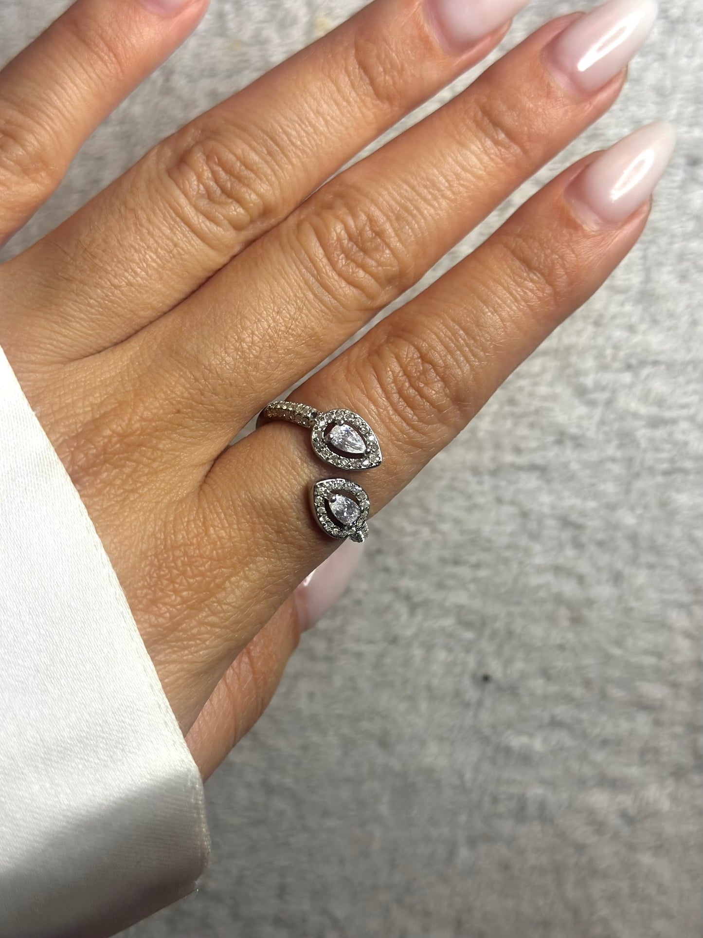 Glaming  Ring